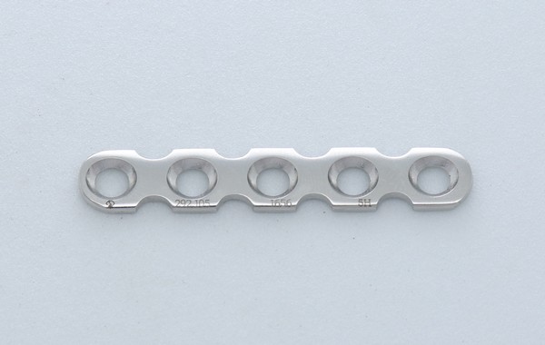 Straight Reconstruction Plates- 1.6 mm Thick, 4.5mm Screws		 