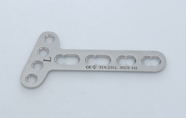 LC-LCP T.Plate Oblique angle for Ø 3.5mm 4 Hole In Head